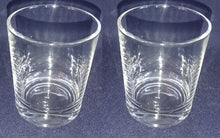 Lade das Bild in den Galerie-Viewer, 2er Set WODKA~ GETRÄNKEGLÄSER - Hartglas, Klares Design Motiv Dekor