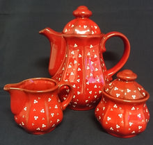 Lade das Bild in den Galerie-Viewer, ZUCKERDOSE MIT DECKEL - Keramik / Steingut, Punkte Dreier Kreise Senkrechte Balken Relief Motiv Dekor