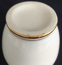 Lade das Bild in den Galerie-Viewer, BLUMENVASE - Porzellan, Breiter und schmaler Goldrand Motiv Dekor