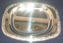 Lade das Bild in den Galerie-Viewer, BUTTERDOSE MIT DECKEL - Metall & Kunststoff, Abstrakt Ornamente Rand Relief Motiv Dekor