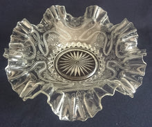 Lade das Bild in den Galerie-Viewer, DEKORATIONSSCHALE - Hartglas, Karo Sonnenstern Abstrakt Linien Gefalteter Geschwungener Rüschen Randform Motiv Dekor (nBC)