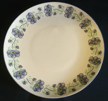 Lade das Bild in den Galerie-Viewer, DESSERTTELLER - Porzellan, Flora Blumenblüten Knospen Blatt Blätter Motiv Dekor