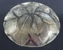 Lade das Bild in den Galerie-Viewer, DESSERTSCHALE - Hartglas, Flora Blatt Blätter Pflanzen Relief Motiv Dekor