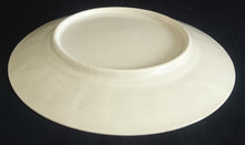 Lade das Bild in den Galerie-Viewer, DESSERTTELLER - Porzellan, Flora Rosenblumen Blüten Blatt Blätter Linien Relief Motiv Dekor