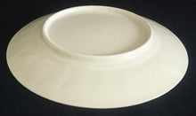 Lade das Bild in den Galerie-Viewer, 4er Set 3er TEEGEDECKE - Porzellan, Flora Rosenblumen Blüten Blatt Blätter Linien Relief Motiv Dekor