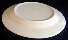 Lade das Bild in den Galerie-Viewer, 3er KAFFEEGEDECK - Porzellan, Schlitten Rentier Weihnachtsmann Sterne Tannenbaum Bäume Mond Dorf Wald Motiv Dekor