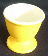 Lade das Bild in den Galerie-Viewer, EIERBECHER - Porzellan, Zweifärbiges Farben Motiv Dekor (BC)