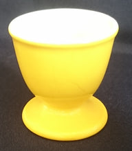 Lade das Bild in den Galerie-Viewer, EIERBECHER - Porzellan, Zweifärbiges Farben Motiv Dekor (BC)