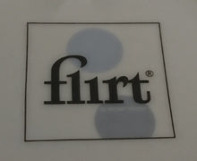 Lade das Bild in den Galerie-Viewer, 2er Set ESPRESSO UNTERTASSEN "Flirt" - Porzellan, Goldene Groß Klein YourEspresso Aufschrift Breiter Rand Motiv Dekor