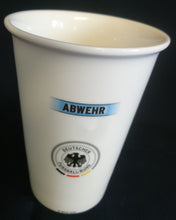 Lade das Bild in den Galerie-Viewer, 4er Set GETRÄNKEBECHER "Europa Meisterschaft 2016" - Porzellan, Fußballspieler Torwart Abwehr Mittelfeld Sturm Aufschrift Motiv Dekor