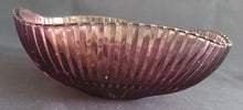 Lade das Bild in den Galerie-Viewer, GROßE BEILAGENSCHÜSSEL - Hartglas, Linien Wölbungen Relief Motiv Dekor