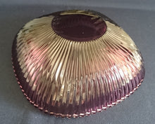 Lade das Bild in den Galerie-Viewer, GROßE BEILAGENSCHÜSSEL - Hartglas, Linien Wölbungen Relief Motiv Dekor