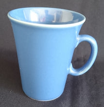 Lade das Bild in den Galerie-Viewer, KAFFEETASSE - Keramik / Steingut, Einfärbiges Moderne Form Motiv Dekor (nBC)