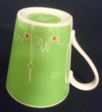 Lade das Bild in den Galerie-Viewer, 2er Set KAFFEETASSEN - Porzellan, Skyline Berlin Diana Apotheke Aufschrift Motiv Dekor (Rot & Grün)