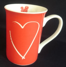 Lade das Bild in den Galerie-Viewer, KAFFEETASSE - Porzellan, Herzen Gemalt Gezeichnet Graffiti Motiv Dekor (BC)