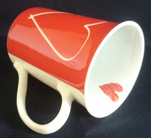 Lade das Bild in den Galerie-Viewer, KAFFEETASSE - Porzellan, Herzen Gemalt Gezeichnet Graffiti Motiv Dekor (BC)