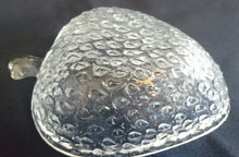 Lade das Bild in den Galerie-Viewer, 3er Set GROßE & KLEINE BEILAGEN~ DESSERTSCHALEN - Hartglas, Obst Frucht Erdbeere Form Relief Motiv Dekor