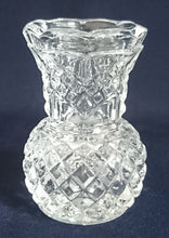 Lade das Bild in den Galerie-Viewer, KLEINE BLUMENVASE - Kristallglas, Karo Zickzack Band Gewölbter Rand Relief Dekor