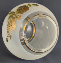 Lade das Bild in den Galerie-Viewer, KUGEL~ BLUMENVASE - Hartglas, Goldrand Flora Pflanze Blume Relief Motiv Dekor