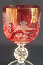 Lade das Bild in den Galerie-Viewer, LIKÖR GETRÄNKEGLAS - 24% Pbo Bleikristall, Mattiert Geschliffenen Diamantform Haus Landschaft Abstrakt Motiv Dekor