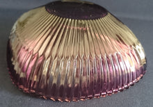 Lade das Bild in den Galerie-Viewer, MITTELGROßE BEILAGENSCHÜSSEL - Hartglas, Linien Wölbungen Relief Motiv Dekor