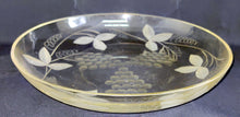 Lade das Bild in den Galerie-Viewer, SALAT~ OBSTSCHALE - Kristallglas, Flora Pflanzen Früchte Punkte Kreise Relief Motiv Dekor