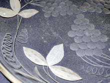 Lade das Bild in den Galerie-Viewer, SALAT~ OBSTSCHALE - Kristallglas, Flora Pflanzen Früchte Punkte Kreise Relief Motiv Dekor
