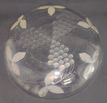 Lade das Bild in den Galerie-Viewer, SALAT~ OBSTSCHALE - Kristallglas, Flora Pflanzen Früchte Punkte Kreise Relief Motiv Dekor