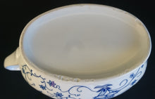 Lade das Bild in den Galerie-Viewer, SAUCIER / SOßENGIEßER - Porzellan, Zwiebelmuster Motiv Dekor
