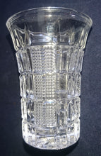 Lade das Bild in den Galerie-Viewer, 6er Set SHOT~ KURZE~ SCHNAPS~ GETRÄNKEGLAS - Kristallglas, Geometrisches Punkte Linien Streifen Kreuze Punkte Reliefschliff Motiv Dekor