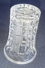 Lade das Bild in den Galerie-Viewer, 6er Set SHOT~ KURZE~ SCHNAPS~ GETRÄNKEGLAS - Kristallglas, Geometrisches Punkte Linien Streifen Kreuze Punkte Reliefschliff Motiv Dekor