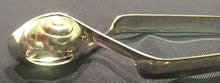 Lade das Bild in den Galerie-Viewer, 2er Set SCHNECKENZANGEN - Metall / Edelstahl, Schnecken Gehäuse Relief Motiv Dekor