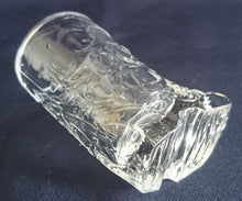 Lade das Bild in den Galerie-Viewer, SHOT~ KURZE~ SCHNAPS~ GETRÄNKEGLAS - Kristallglas, Schuhe Lederstiefel Gerbungsstruktur Sohlen Schliff Motiv Form Dekor