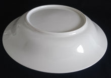 Lade das Bild in den Galerie-Viewer, SUPPENTELLER - Porzellan, Goldrand Linien Striche Relief Motiv Dekor (BC)