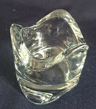 Lade das Bild in den Galerie-Viewer, TEELICHTGLAS - Hartglas, Gewölbter Geschwungener Rand Fuß Form Mo