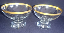 Lade das Bild in den Galerie-Viewer, 2er Set EIS~ DESSERTSCHALEN - Hartglas, Modernes Band Breiter Linien Golddekor Motiv
