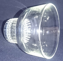 Lade das Bild in den Galerie-Viewer, EIS~ DESSERTSCHALE - Hartglas, Innere Kugeln Balken Spalten Relief Motiv Dekor