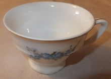 Lade das Bild in den Galerie-Viewer, 2er MOCCAGEDECK - Porzellan, Goldrand Vergiss mein Nicht Blumenblüten Flora Pflanzen Gewölbter Relief Motiv Dekor