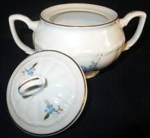 Lade das Bild in den Galerie-Viewer, 5er Set MOCCA KAFFEEKANNE + DECKEL & MILCHKÄNNCHEN & ZUCKERDOSE MIT DECKEL - Porzellan, Goldrand Vergiss mein Nicht Blumenblüten Flora Pflanzen Gewölbter Relief Motiv Dekor