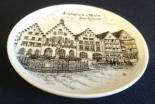 Lade das Bild in den Galerie-Viewer, SAMMELTELLERCHEN UNTERSETZER - Porzellan, Frankfurt am Main Der Römer Zeichnungen Motiv Dekor (BC)