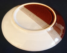 Lade das Bild in den Galerie-Viewer, 2er KAFFFEGEDECK - Keramik / Steingut, Streifen Sandiger Punkte Ahornblatt Motiv Dekor