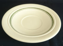 Lade das Bild in den Galerie-Viewer, 2er Set UNTERTASSEN - Keramik / Steingut, Innenrand Relief Linien Balken Motiv Dekor