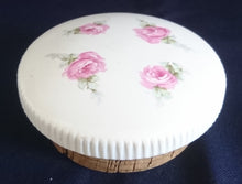 Lade das Bild in den Galerie-Viewer, BEHÄLTERDECKEL - Porzellan & Kork, Flora Rosenbouquet Blumenblüten Blatt Blätter Motiv Dekor (nBC)