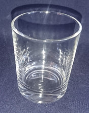 Lade das Bild in den Galerie-Viewer, 2er Set WODKA~ GETRÄNKEGLÄSER - Hartglas, Klares Design Motiv Dekor