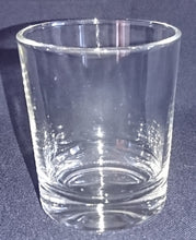 Lade das Bild in den Galerie-Viewer, 2er Set WODKA~ GETRÄNKEGLÄSER - Hartglas, Klares Design Motiv Dekor