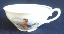 Lade das Bild in den Galerie-Viewer, KINDER~ SAMMELTASSE - Porzellan, Blauer Innenrand Kinder Fahrrad Motiv Dekor (nBC)