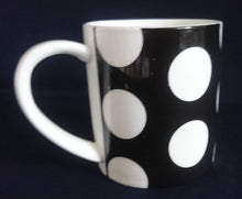 Lade das Bild in den Galerie-Viewer, KAFFEETASSE "Polkadot" - Porzellan, Punkte Kreise Flecken Motiv Dekor (BC)