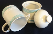 Lade das Bild in den Galerie-Viewer, ZUCKERDOSE MIT DECKEL "Friesland" - Porzellan, Abstraktes Geometrisches Linien Dekor