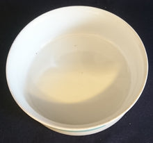 Lade das Bild in den Galerie-Viewer, 2er Set SALAT~ SERVIERSCHALEN "Friesland" - Porzellan, Abstraktes Geometrisches Linien Dekor