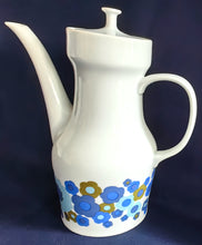 Lade das Bild in den Galerie-Viewer, MOCCA~ KAFFEEKANNE MIT DECKEL - Porzellan, Flora Blumenblüten Pflanzen Motiv Dekor